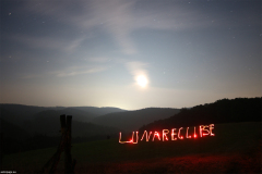 Partielle Mondfinsternis vom 16. Juli 2019 (überbelichtete Weitwinkelaufnahme). (Credit: astropage.eu)