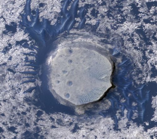 Krater in Arabia Terra (Courtesy of NASA / JPL-Caltech / University of Arizona)