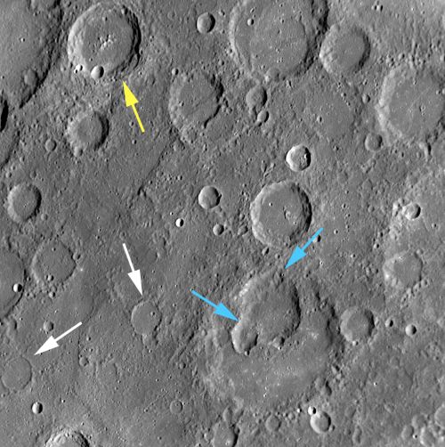 Oben: Diese zwei Aufnahmen zeigen typische Kraterlandschaften auf Merkur. (Courtesy of NASA / Johns Hopkins University Applied Physics Laboratory / Carnegie Institution of Washington)