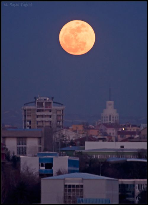 Der Super-Vollmond vom 19. März 2011 über Ankara (Türkei), Foto: Rasid Tugral