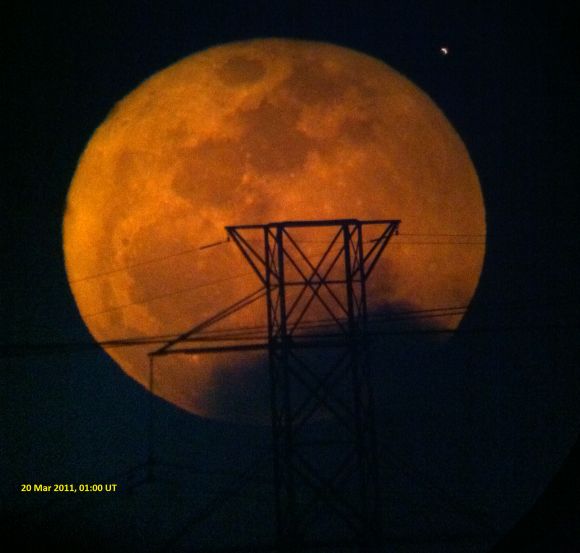 Der Super-Vollmond vom 19. März 2011, Foto: Bill Dillon