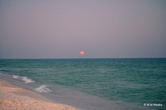 Der Super-Vollmond vom 19. März 2011 über Navarre Beach, Florida (USA), Foto: Mindi Meeks