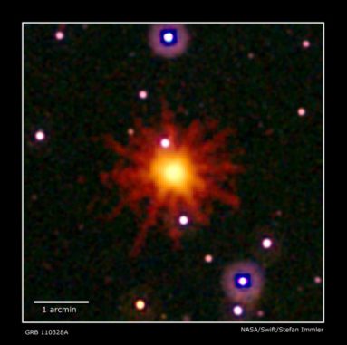 Kompositaufnahme von GRB110328A aus Daten von Swift, Hubble und Chandra (NASA/Swift/Stefan Immler)