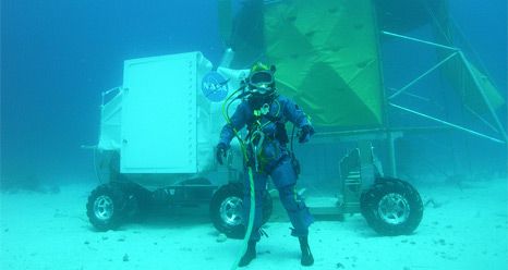Ein NEEMO-Aquanaut (NASA) Ein NEEMO-Aquanaut (NASA)