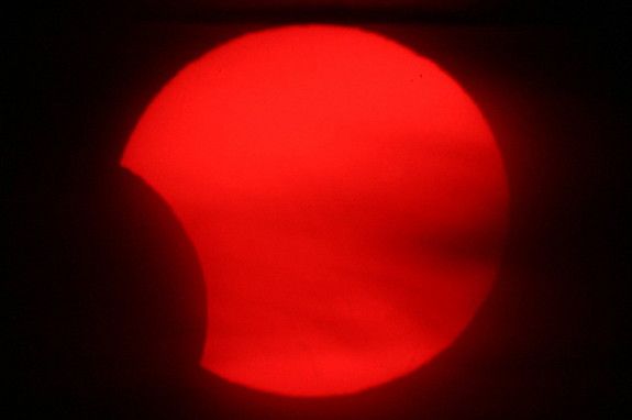 Partielle Sonnenfinsternis vom 1. Juni 2011 / Bodø, Norwegen (astro.viten.no/Inge Birkeli)