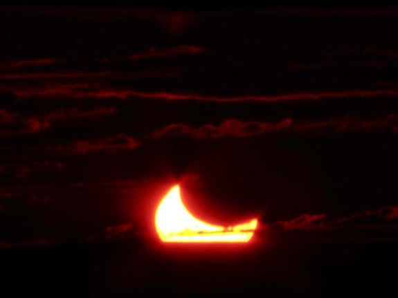 Partielle Sonnenfinsternis vom 1. Juni 2011 / Lappland, Finnland (B. Art Braafhart)