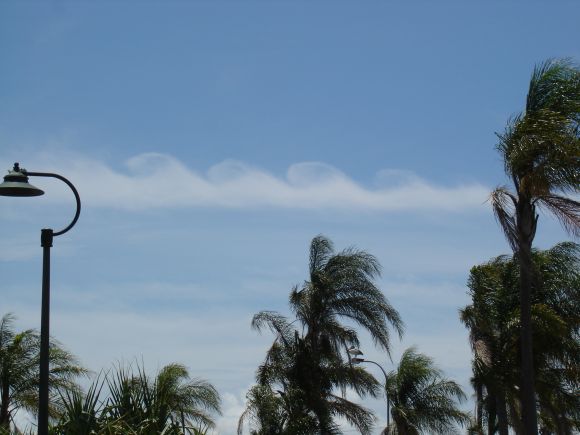 Kelvin-Helmholtz-Wellen in irdischen Wolken (Danny Ratcliffe)