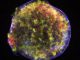 Der Tycho-Supernova-Überrest, beobachtet im Jahr 1572 von Tycho Brahe und hier aufgenommen vom Chandra Röntgenobservatorium (NASA / Chandra X-ray Observatory)