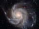 Spiralgalaxie, die sich gegen den Uhrzeigersinn dreht (NASA / ESA)