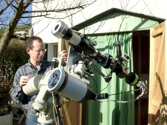 Thierry Legault und eines seiner Teleskope (Thierry Legault)