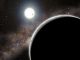 Künstlerische Darstellung des "unsichtbaren" Exoplaneten Kepler-19c, hier im Vordergrund (David A. Aguilar (CfA))