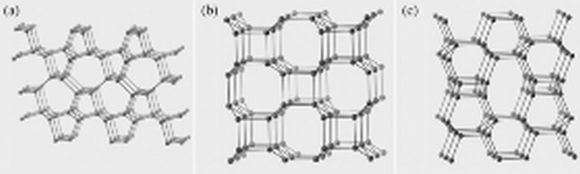 Drei Beispiele für superharte Strukturen, die bei den Berechnungen gefunden wurden (Stony Brooks University)