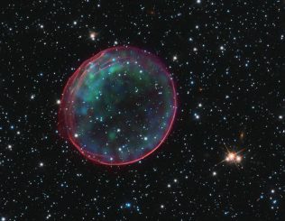 Der Supernova-Überrest SNR B0509-67.5 (NASA, ESA, the Hubble Heritage Team (STScI / AURA), and NASA / CXC / SAO / J. Hughes)