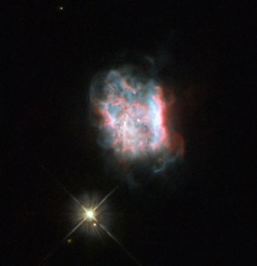 Der planetarische Nebel Jonckheere 900, aufgenommen vom Weltraumteleskop Hubble. (ESA / Hubble & NASA; Acknowledgement: Josh Barrington) Der planetarische Nebel Jonckheere 900, aufgenommen vom Weltraumteleskop Hubble. (ESA / Hubble & NASA; Acknowledgement: Josh Barrington)