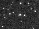 Der Komet ISON (Bildmitte), aufgenommen vom Ultraviolet / Optical Telescope an Bord des Swift-Satelliten. (NASA / Swift / D. Bodewits, UMCP)