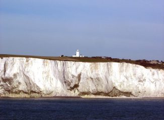 Kreidefelsen an der englischen Küste bei Dover. (Wikipedia / User: Rémi Jouan / CC BY-SA 3.0)