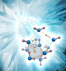 Ein Fragment der Kristallstruktur der neuen Eisform. Sauerstoffatome sind blau markiert und die Wasserstoffatome sind pink dargestellt. Wasserstoffatome, die von den Wassermolekülen getrennt wurden, sind gold gekennzeichnet. Sie scheinen sich in polyedrischen Leerräumen innerhalb des Sauerstoffgitters zu befinden (hellgrau). (Oak Ridge National Laboratory)