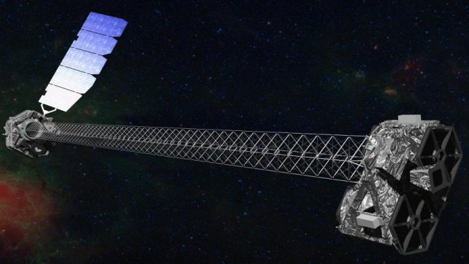 Künstlerische Darstellung des NuSTAR-Satelliten im Orbit. NuSTAR besitzt einen ausfahrbaren, zehn Meter langen Mast, um die Optikmodule (rechts) von den Detektoren (links) zu trennen. (NASA / JPL-Caltech)