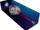 Schematische Darstellung des Ereignisses (nicht maßstabsgetreu). Die Radiowellen des entfernten Quasars werden von einer Gaswolke in unserer eigenen Milchstraßen-Galaxie gebeugt, was zu Mehrfach-Abbildungen führt. (Bill Saxton, NRAO / AUI / NSF)