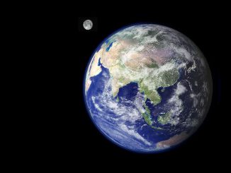 Erde und Mond aus dem Weltraum betrachtet. (NASA)