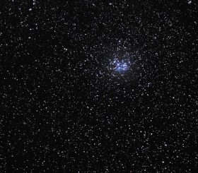 Die Plejaden, ein offener Sternhaufen im Sternbild Stier, zählen zu den bekanntesten Objekten am Nachthimmel. (ESO / S. Brunier)