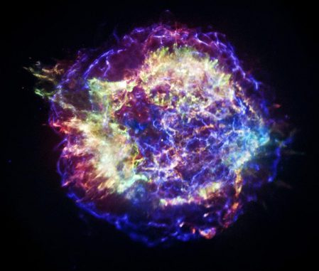 Der berühmte Supernova-Überrest Cassiopeia A (kurz Cas A), basierend auf speziell verarbeiteten Daten des Chandra X-ray Observatory. (NASA / CXC / SAO)