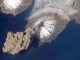 Das Bild zeigt den Vulkan Mount Cleveland, einen der aktivsten Vulkane der Aleuten vor dem Festland Alaskas. (NASA)