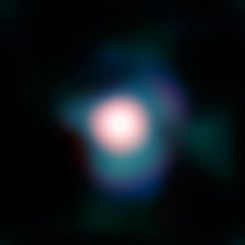 Der Rote Überriese Beteigeuze im Sternbild Orion, aufgenommen vom Very Large Telescope der Europäischen Südsternwarte in Chile. Bei Thorne-Zytkow-Objekten befindet sich im Kern eines solchen Sterns ein zuvor verschluckter Neutronenstern. (ESO and P. Kervella)