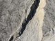 Blick nach Norden an der Ice River Spring auf Ellesmere Island. Die hochvolumige Quelle hat eine kleine Schlucht in das Gestein gegraben. Ähnliche Schluchten gibt es auch auf dem Mars. (Photo by Stephen Grasby)