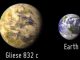 Künstlerische Darstellung des neu entdeckten Planeten GJ 832c (links) im Vergleich zur Erde (rechts). (PHL, University of Puerto Rico, Arecibo)