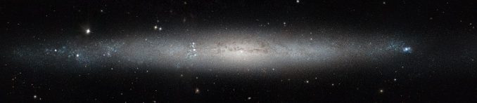 Hubble-Aufnahme der Spiralgalaxie NGC 4244 im Sternbild Jagdhunde. (NASA & ESA; Acknowledgement: Roelof de Jong)