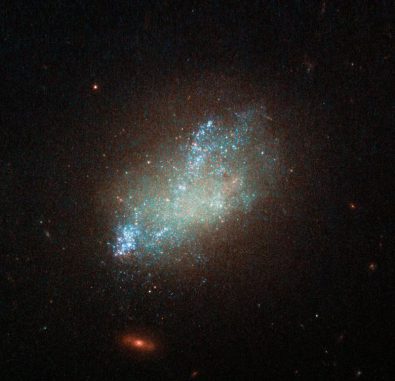 Hubble-Aufnahme der irregulären Galaxie IC 559 im Sternbild Löwe. (ESA / Hubble, NASA, D. Calzetti (UMass) and the LEGUS Team) Hubble-Aufnahme der irregulären Galaxie IC 559 im Sternbild Löwe. (ESA / Hubble, NASA, D. Calzetti (UMass) and the LEGUS Team)