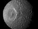 Dieses Mosaik des Saturnmondes Mimas wurde aus Bildern erstellt, die von der NASA-Raumsonde Cassini während ihres engsten Vorbeifluges an dem Mond am 13. Februar 2010 gemacht wurden. (NASA / JPL-Caltech / Space Science Institute)