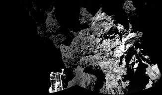 Diese Aufnahme von der Kometenoberfläche machte die Landeeinheit Philae kurz nach dem Aufsetzen auf dem Kometen 67P/Churyumov-Gerasimenko. (ESA / Rosetta / Philae / CIVA)