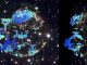 Zwei Perspektiven aus der 3D-Rekonstruktion des Supernova-Überrests Cassiopeia A. Die Farben (von blau nach rot) zeigen die verschiedenen Geschwindigkeiten des abgestoßenen Gases entlang unserer Sichtlinie an. Das Hintergrundbild ist eine Kompositbild von Cassiopeia A, aufgenommen vom Weltraumteleskop Hubble. (D. Milisavljevic (CfA) & R. Fesen (Dartmouth). Background image: NASA, ESA, and the Hubble Heritage Team)