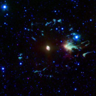 NGC 6543, der Katzenaugennebel, aufgenommen vom Weltraumteleskop Spitzer in infraroten Wellenlängen. (NASA / JPL-Caltech) NGC 6543, der Katzenaugennebel, aufgenommen vom Weltraumteleskop Spitzer in infraroten Wellenlängen. (NASA / JPL-Caltech)