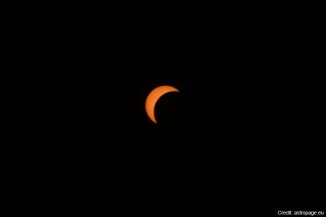 Die partielle Sonnenfinsternis vom 20. März 2015, Einzelbild aus dem unten eingebundenen Video. (astropage.eu)