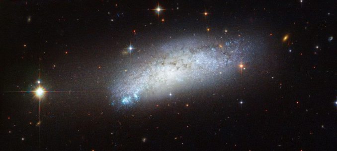 ESO 162-17, aufgenommen vom Weltraumteleskop Hubble. (ESA / Hubble & NASA) ESO 162-17, aufgenommen vom Weltraumteleskop Hubble. (ESA / Hubble & NASA)