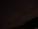 Der Sternenhimmel über dem Veranstaltungsgelände des Internationalen Teleskoptreffens Vogelsberg ITV 2015 am Gederner See. Der helle Stern etwas links oberhalb der Bildmitte ist die Wega im Sternbild Leier. (astropage.eu)