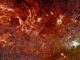 Mosaik-Aufnahme des galaktischen Zentrums, basierend auf Daten der Weltraumteleskope Hubble und Spitzer. (NASA / ESA)