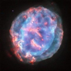 Der planetarische Nebel NGC 6818, aufgenommen vom Weltraumteleskop Hubble. (ESA / Hubble & NASA; Acknowledgement: Judy Schmidt (geckzilla.com))