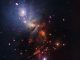 Dieses Bild des Reflexionsnebels NGC 1333 und des darin eingebetteten Sternhaufens basiert auf Röntgendaten (Chandra), Infrarotdaten (Spitzer) und optischen Daten (Digitized Sky Survey, Mayall Telescope). (NASA / CXC / JPL-Caltech / NOAO / DSS)