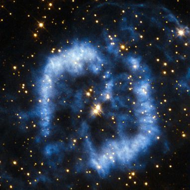 Menzel 2 oder PK 329-02.2 ist ein planetarischer Nebel. Diese Aufnahme stammt vom Weltraumteleskop Hubble. (ESA / Hubble & NASA; Acknowledgement: Serge Meunier) Menzel 2 oder PK 329-02.2 ist ein planetarischer Nebel. Diese Aufnahme stammt vom Weltraumteleskop Hubble. (ESA / Hubble & NASA; Acknowledgement: Serge Meunier)