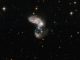 Das Galaxienpaar II Zw 96 ist ein Beispiel für zwei miteinander verschmelzende Galaxien. (NASA, ESA, the Hubble Heritage (STScI / AURA) - ESA / Hubble Collaboration, and A. Evans (University of Virginia, Charlottesville / NRAO / Stony Brook University)