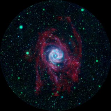 Die Südliche Feuerradgalaxie, basierend auf Daten des Galaxy Evolution Explorer (GALEX) und des Very Large Array (VLA). (NASA / JPL-Caltech / VLA / MPIA) Die Südliche Feuerradgalaxie, basierend auf Daten des Galaxy Evolution Explorer (GALEX) und des Very Large Array (VLA). (NASA / JPL-Caltech / VLA / MPIA)