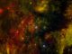 Die Sternentstehungsregion Cygnus OB2. Das Bild zeigt Röntgenemissionen, die von Chandra registriert wurden (blau), Infrarotdaten von Spitzer (rot) und optische Beobachtungen mit dem Isaac Newton Telescope (orange). (X-ray: NASA / CXC / SAO / J.Drake et al; Infrared: NASA / JPL-Caltech; Optical: Univ. of Hertfordshire / INT / IPHAS)