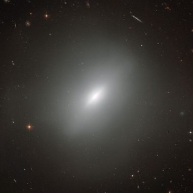 NGC 3610 ist eine elliptische Galaxie. Das Bild stammt vom Weltraumteleskop Hubble. (ESA / Hubble & NASA; Acknowledgement: Judy Schmidt (Geckzilla)) NGC 3610 ist eine elliptische Galaxie. Das Bild stammt vom Weltraumteleskop Hubble. (ESA / Hubble & NASA; Acknowledgement: Judy Schmidt (Geckzilla))