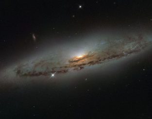 NGC 4845, aufgenommen vom Weltraumteleskop Hubble. (ESA / Hubble & NASA and S. Smartt (Queens University Belfast))