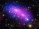 Der Galaxienhaufen MACS J0416, basierend auf Daten der Weltraumteleskope Hubble und Chandra sowie des Very Large Array. (NASA, ESA, CXC, NRAO / AUI / NSF, STScI, and G. Ogrean (Stanford University); Acknowledgment: NASA, ESA, and J. Lotz (STScI), and the HFF team)