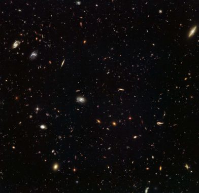MACS J1149.5+2233, aufgenommen vom Weltraumteleskop Hubble. (ESA / Hubble & NASA; Acknowledgement: Judy Schmidt (Geckzilla)) MACS J1149.5+2233, aufgenommen vom Weltraumteleskop Hubble. (ESA / Hubble & NASA; Acknowledgement: Judy Schmidt (Geckzilla))